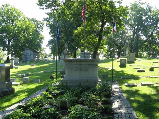 Name:  wroight gravesite 2.jpg
Views: 754
Size:  79.2 KB