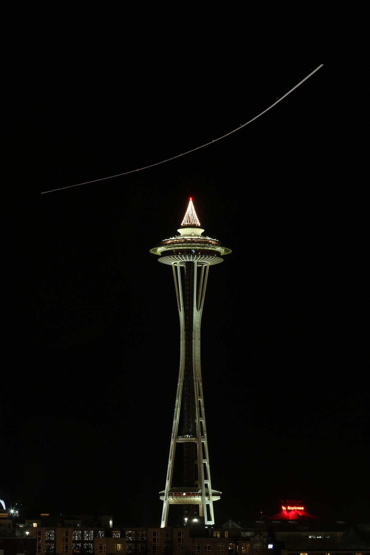 Name:  Space Needle with airplane.jpg
Views: 289
Size:  79.6 KB